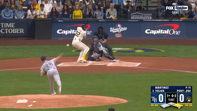 The Captain Christian Yelich delivers and RBI triple in the first inning!